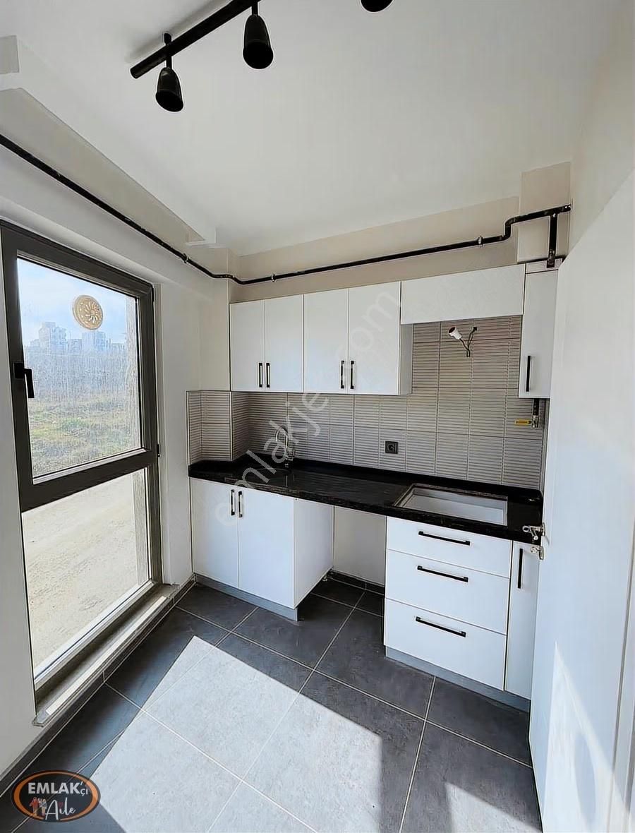 Bandırma'da Aydınlık Merkezi Konumda Sıfır Kiralık Ofis - Görsel 18