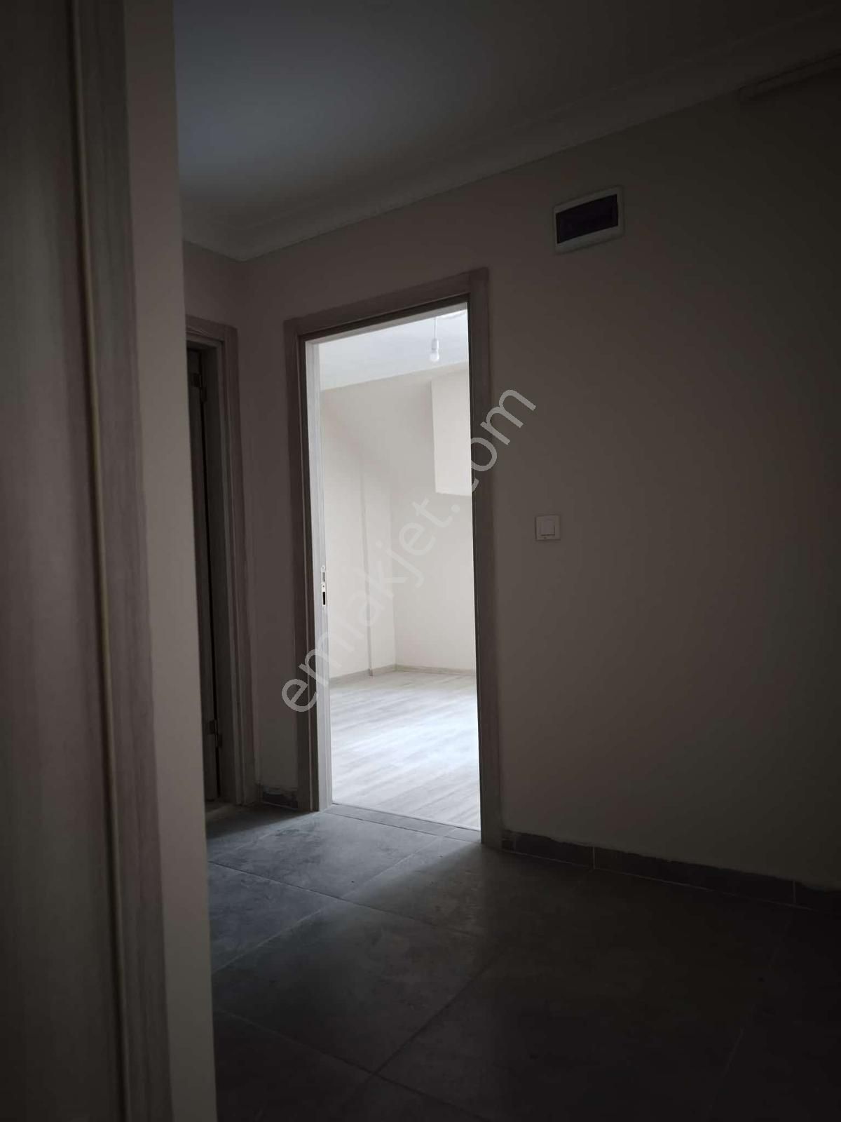 Arnavutköy Merkez Mahallesinde Kiralık 2+1 Daire - Görsel 3