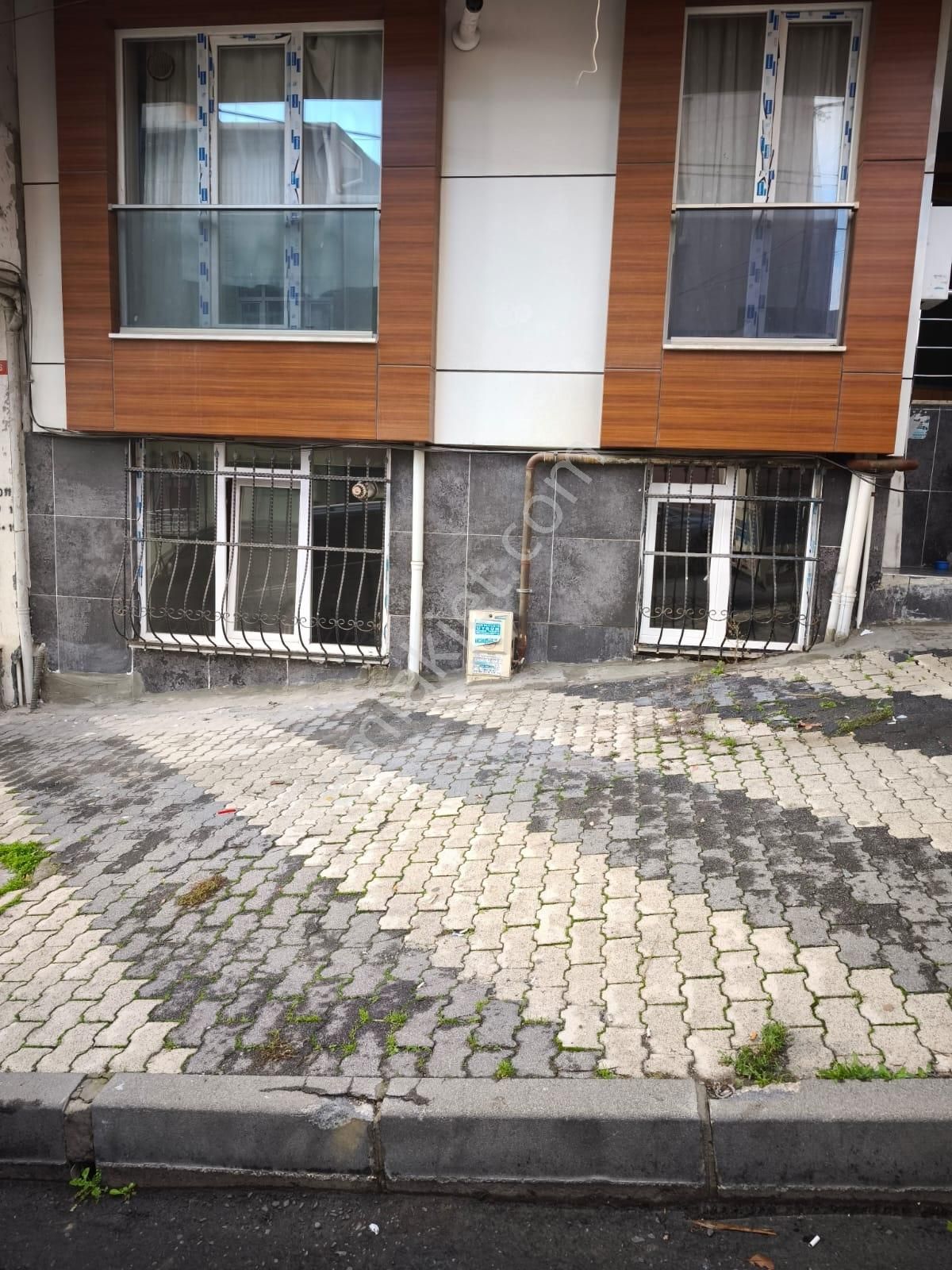 Arnavutköy Merkez Mahallesinde Kiralık 2+1 Daire