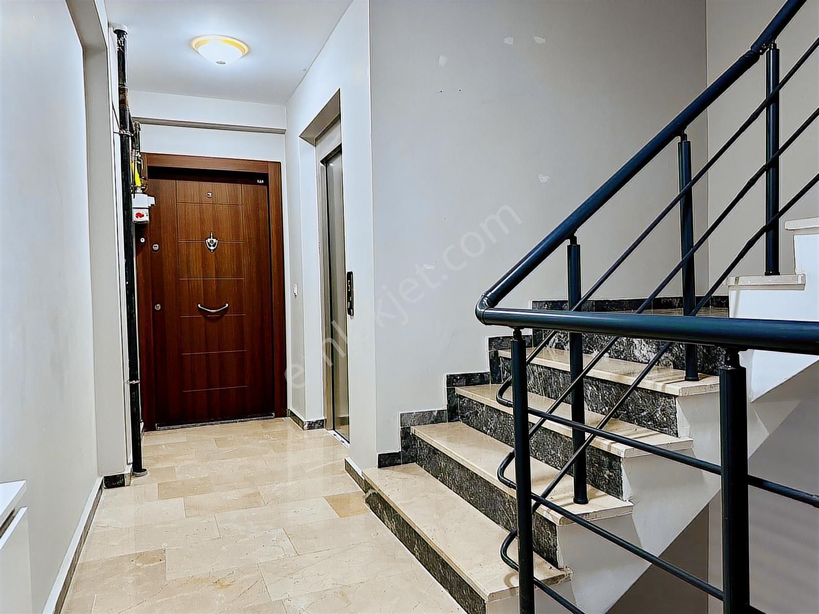 Koru Manzaralı Sıfır 1.kat 3+1 115m2 K. Otoparklı E.banyolu - Görsel 14