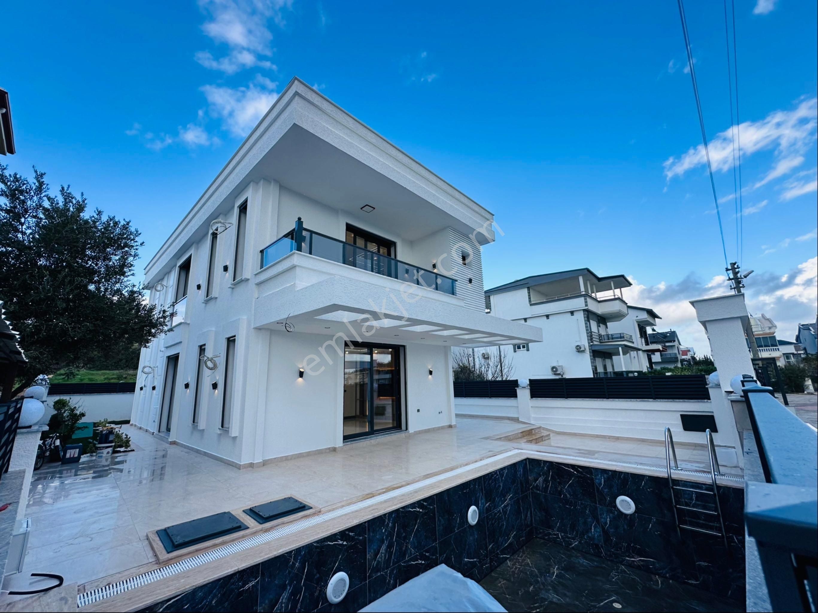 Didimde Denize 450m Mesafede Satılık Lüks Villa