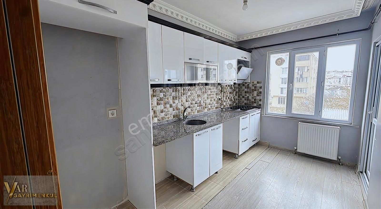 Çerkezköy Bağlık'ta 2+1 Ön Cephe Ara Kat Cadde Üzeri Daire - Görsel 3