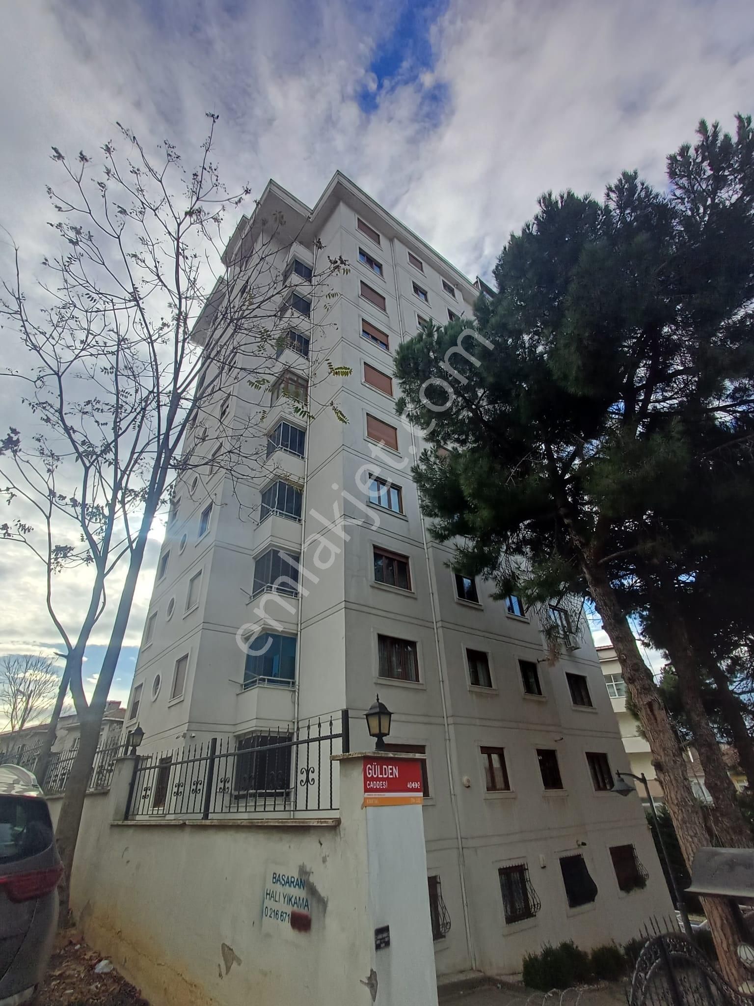 Mertcan Dan Yakacık Meydana Yürüme Arakat 3+1 İskanlı Lüks Daire