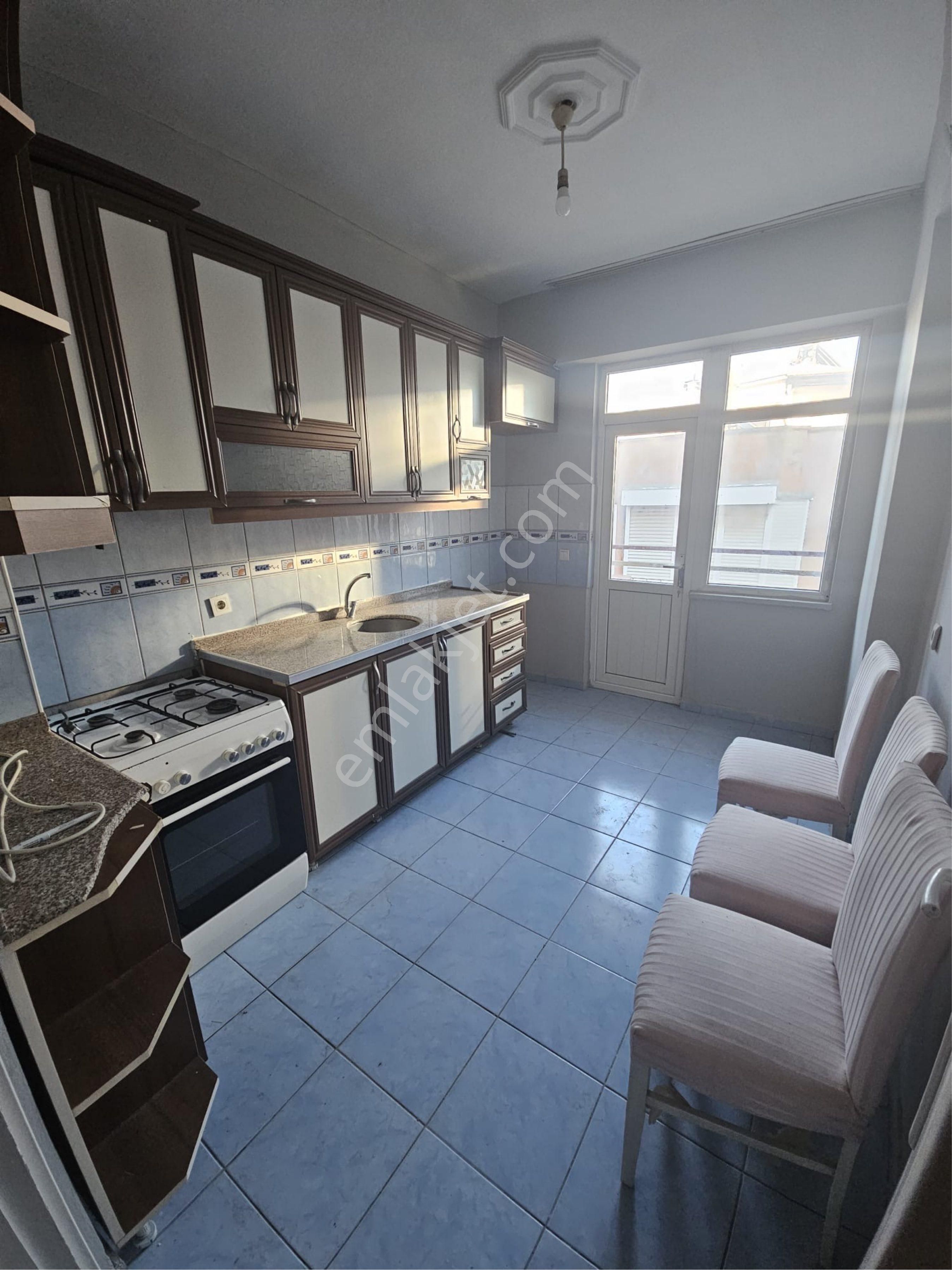 Kepez Gündoğdu Mahallesinde Kiralık 2+1 3.kat 120m2 Net