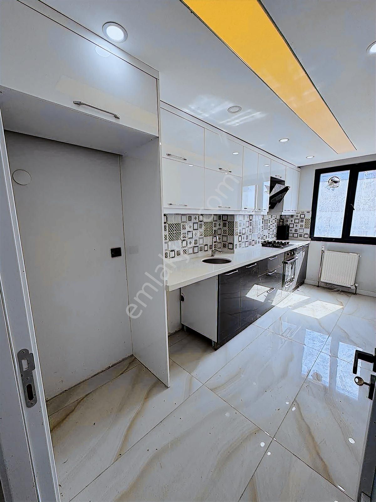 Küçükçekmece Fatih Mahallesi 2+1 Klimalı Satılık Daire - Görsel 7