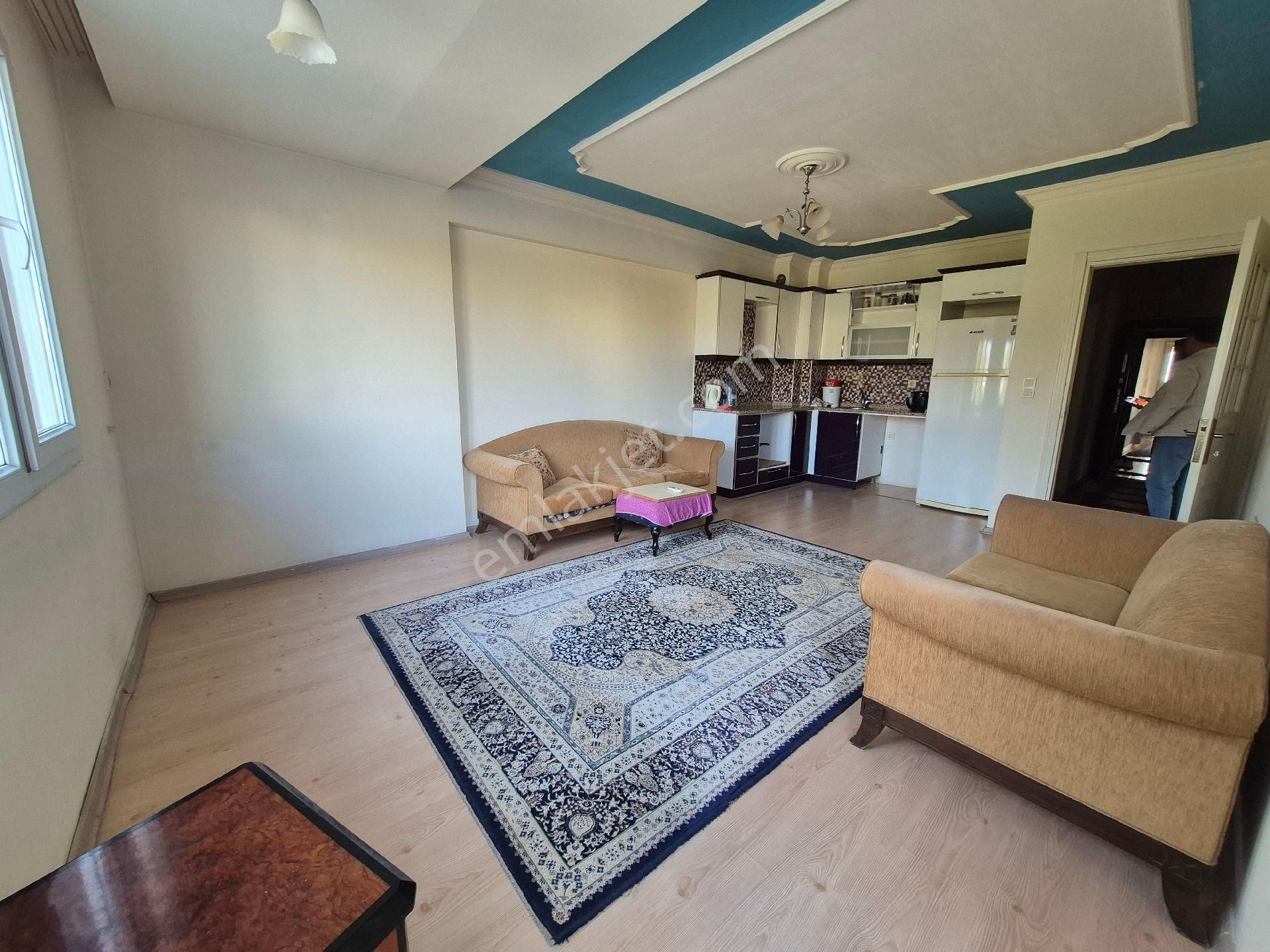 Buca Adatepe,geniş Daire,balkonlu, İbf Ve Tınaztepe Kampüslerine Yakın