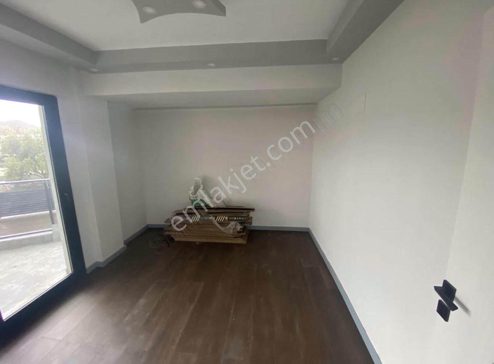 Gizem'li Emlaktan Lüks İşçiliğe Sahip Satılık 2+1 Daire - Görsel 9