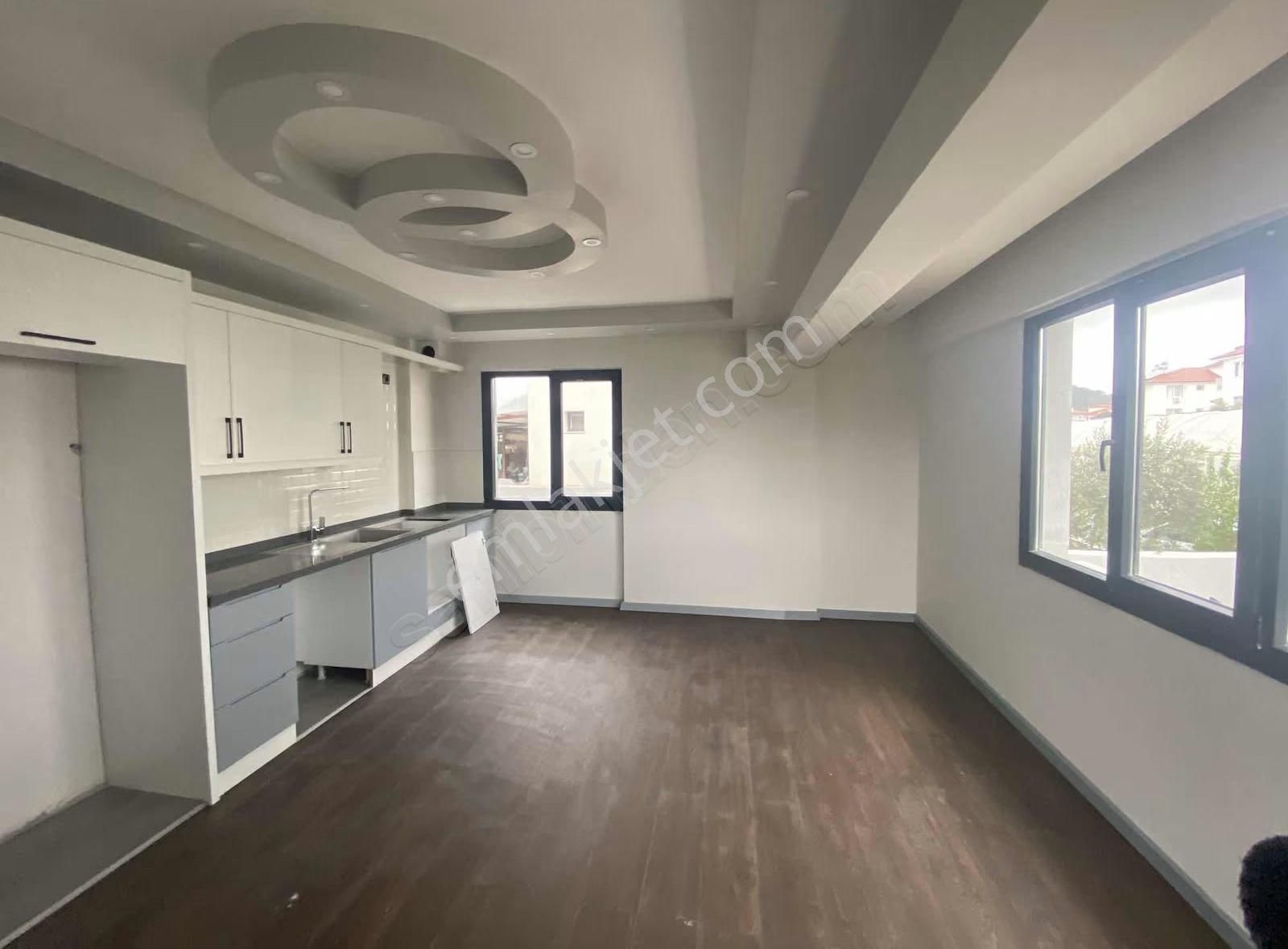 Gizem'li Emlaktan Lüks İşçiliğe Sahip Satılık 2+1 Daire - Görsel 8