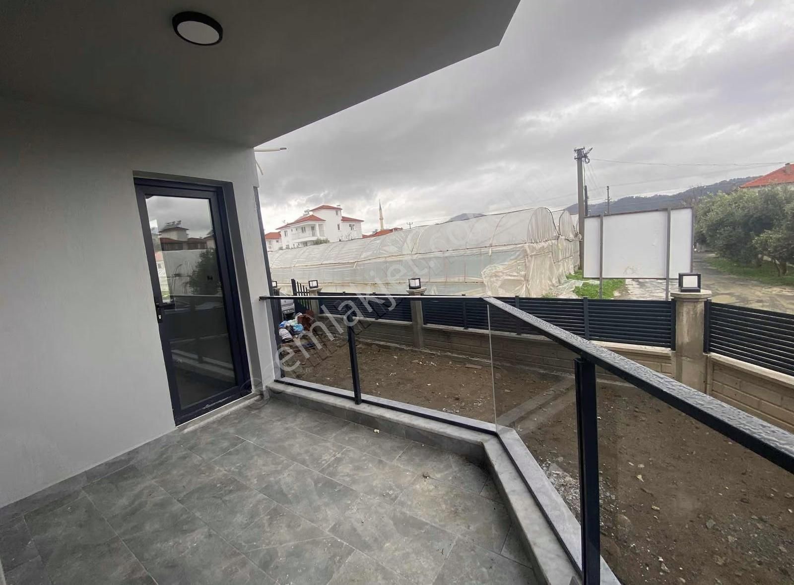 Gizem'li Emlaktan Lüks İşçiliğe Sahip Satılık 2+1 Daire - Görsel 6