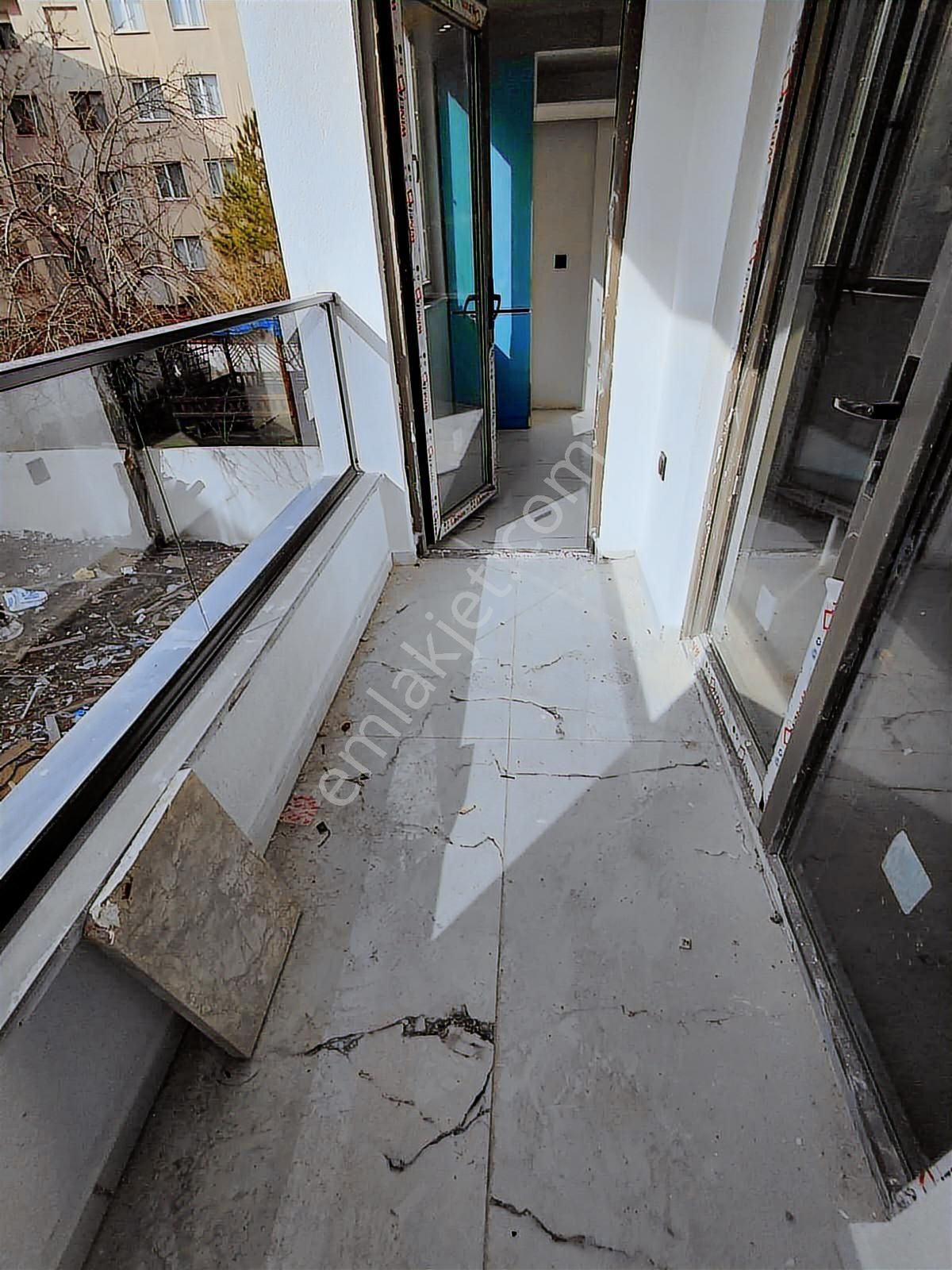 Ömerağa Mah Tramvay Yakını Ebeveyn Banyolu Sıfır 2+1 Daire Zm-16 - Görsel 33