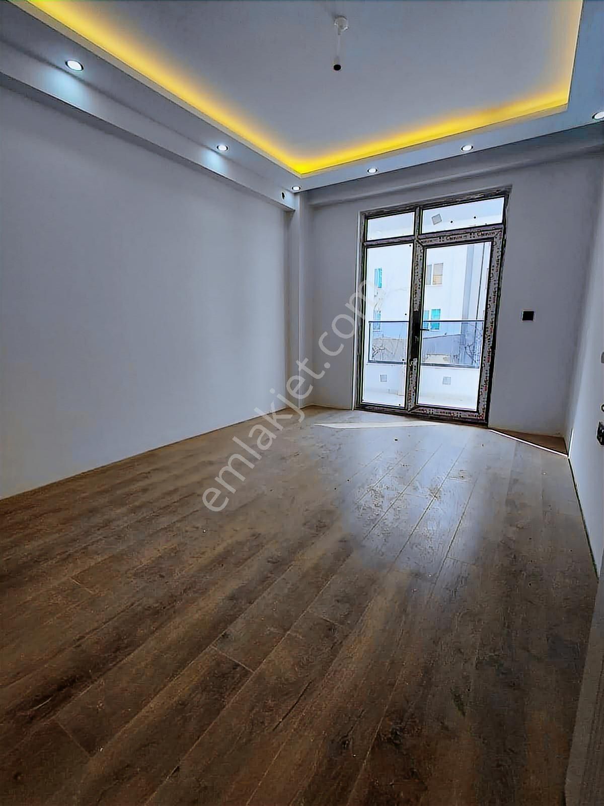 Ömerağa Mah Tramvay Yakını Ebeveyn Banyolu Sıfır 2+1 Daire Zm-16 - Görsel 9