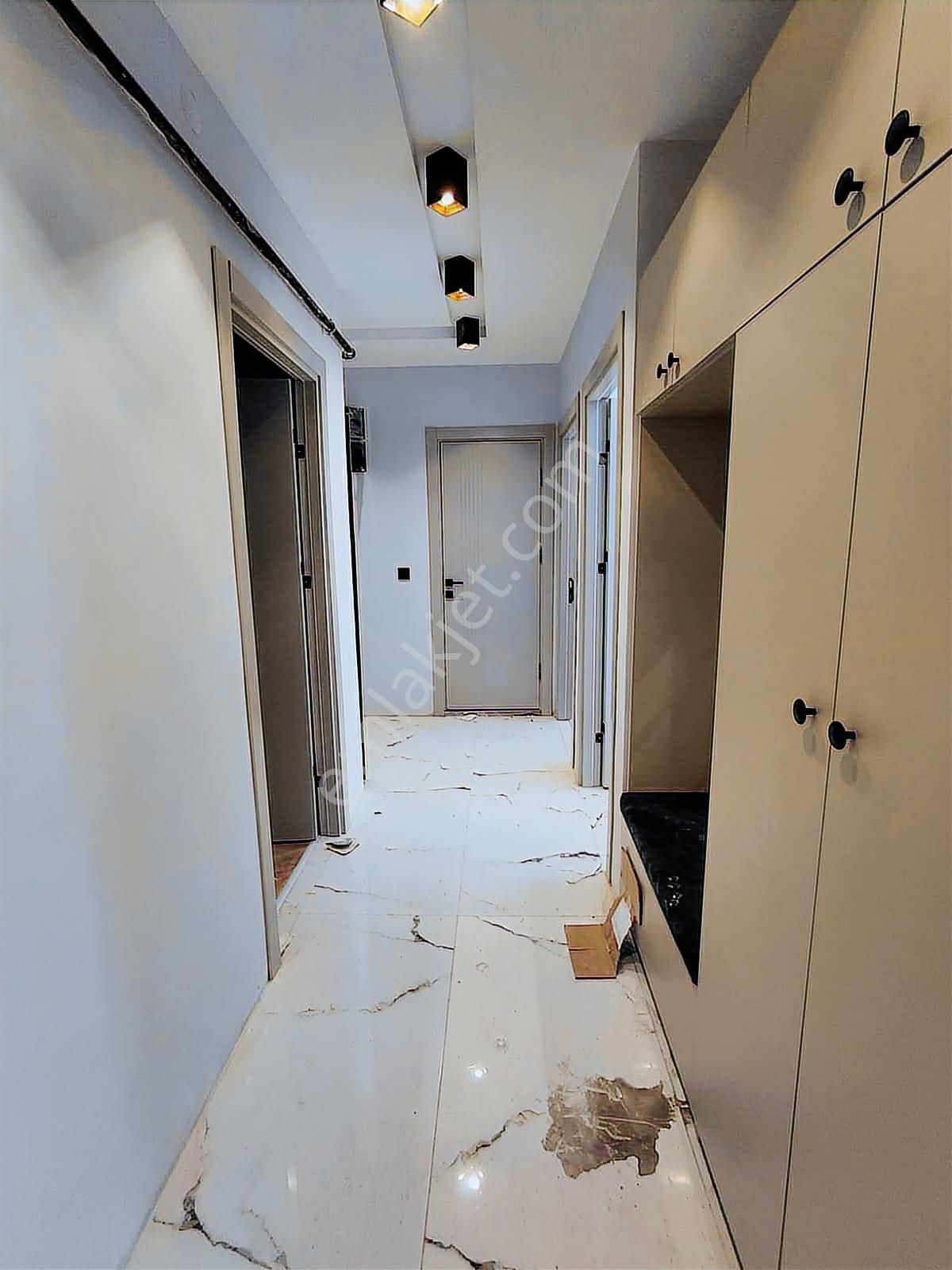 Ömerağa Mah Tramvay Yakını Ebeveyn Banyolu Sıfır 2+1 Daire Zm-16 - Görsel 26