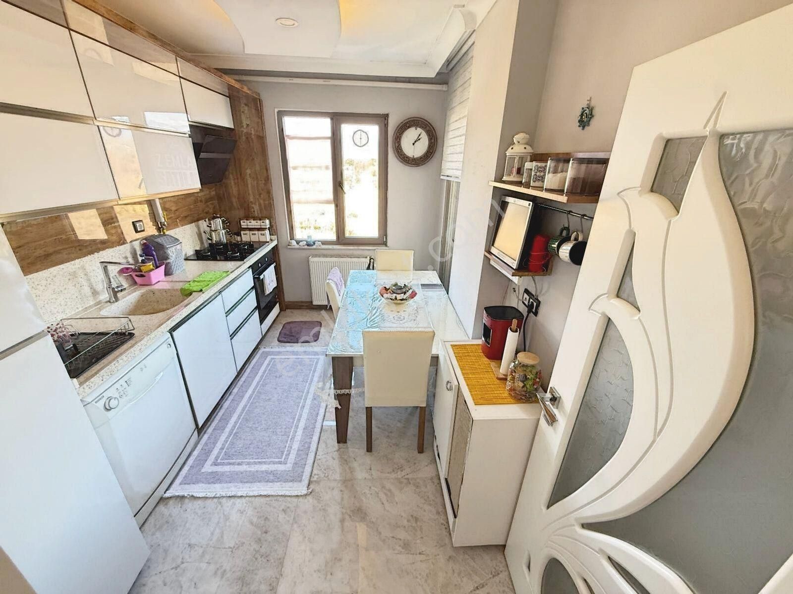 💥 Güç Gayrimenkul'den Akçay'da Ayrı Mutfak Doğa Manzaralı Ebeveynli 2+1 Daire - Görsel 29