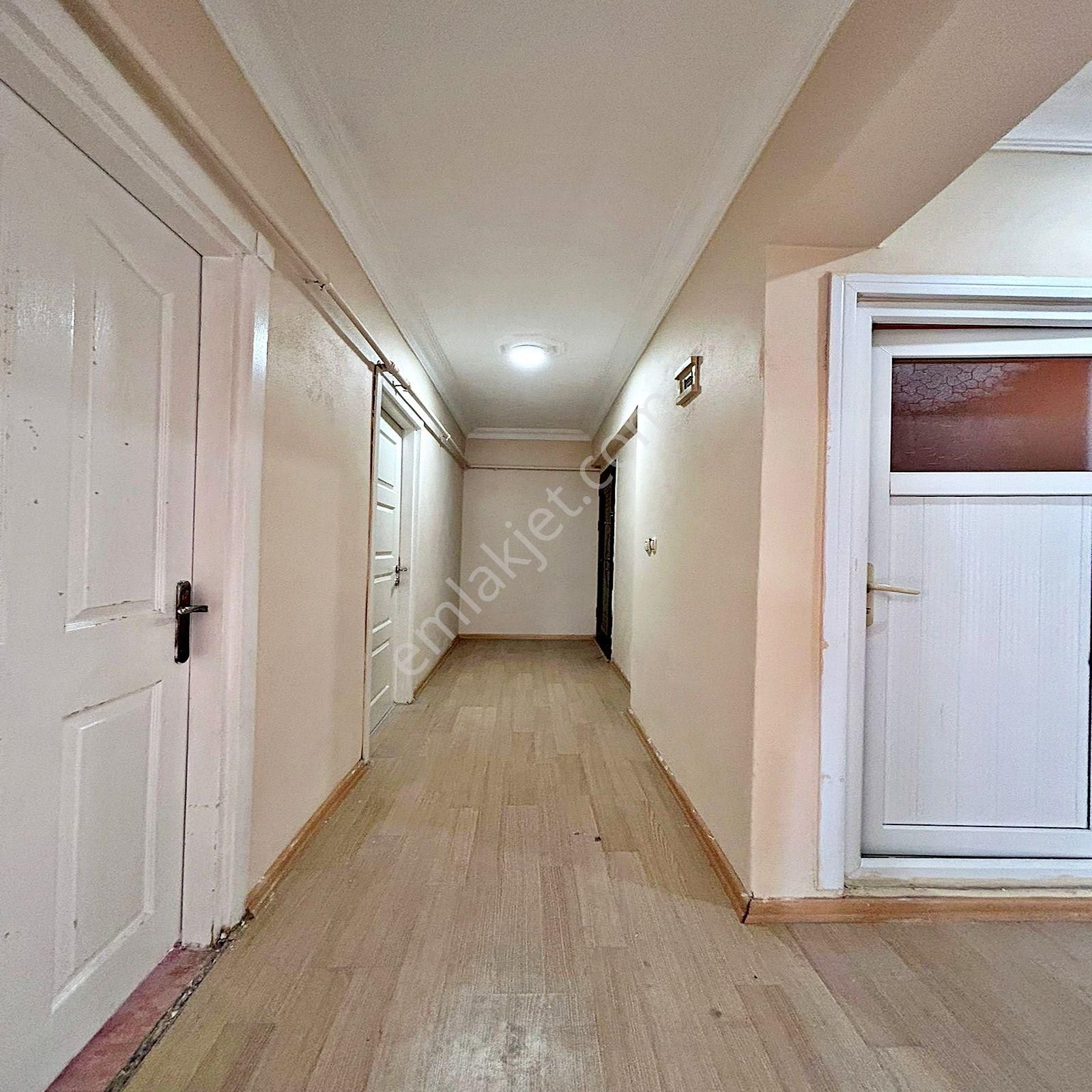 Pınar Mahallesinde Kiralık 2+1 Balkonlu Ara Kat Daire - Görsel 5