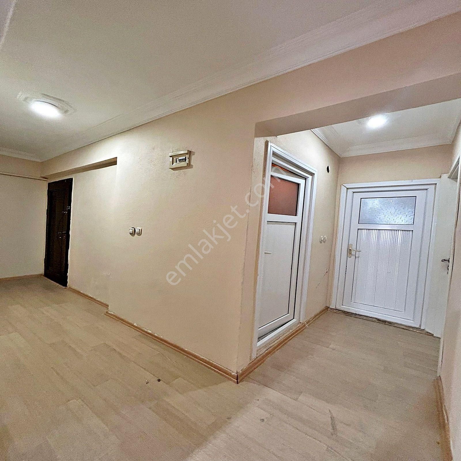 Pınar Mahallesinde Kiralık 2+1 Balkonlu Ara Kat Daire - Görsel 15