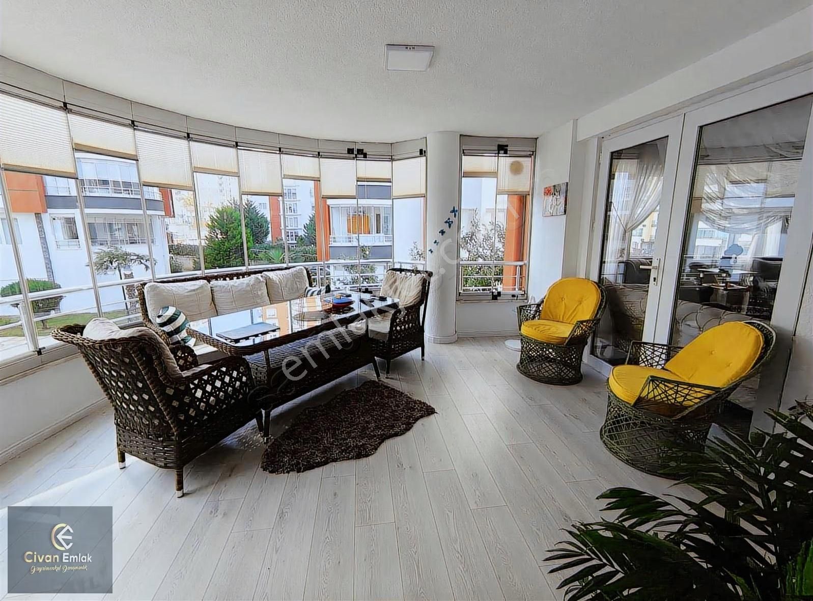 Civandan Durusehir Birlik Sitesinde Nefis 4+1