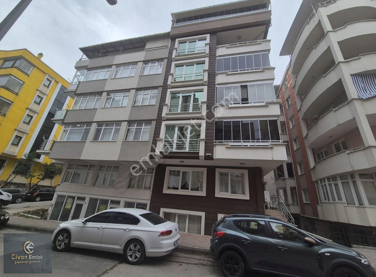 Civandan Uğur Mumcu Parkın Karşısında Fırsat Satılık 3+1