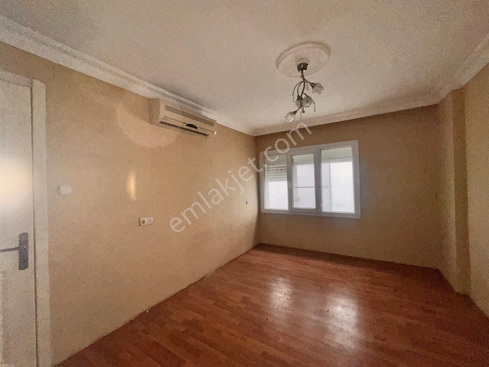 Kuşadası Kordona 2. Bina Deniz Manzaralı Geniş 2+1 - Görsel 9