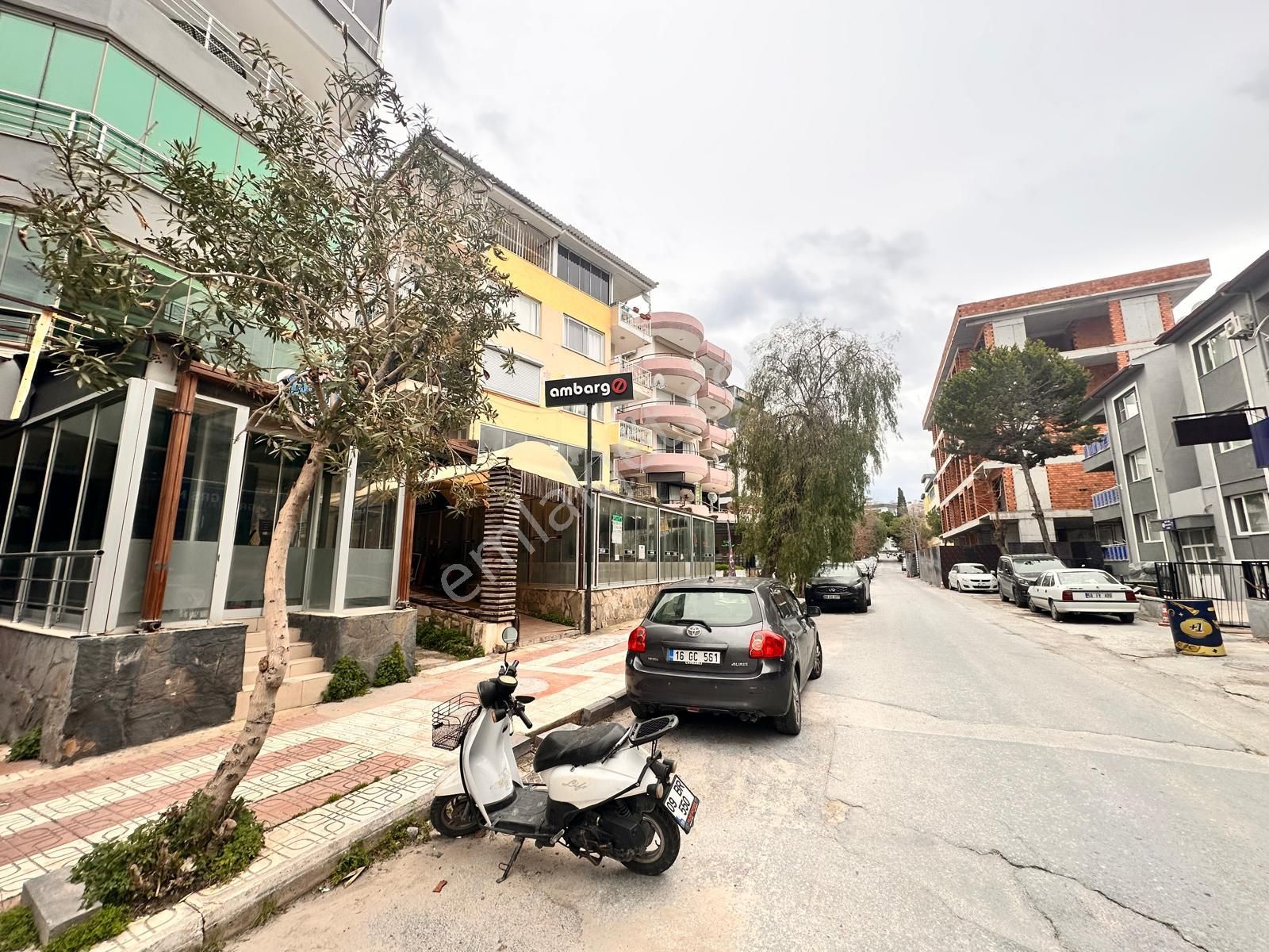 Kuşadası Kordona 2. Bina Deniz Manzaralı Geniş 2+1 - Görsel 15