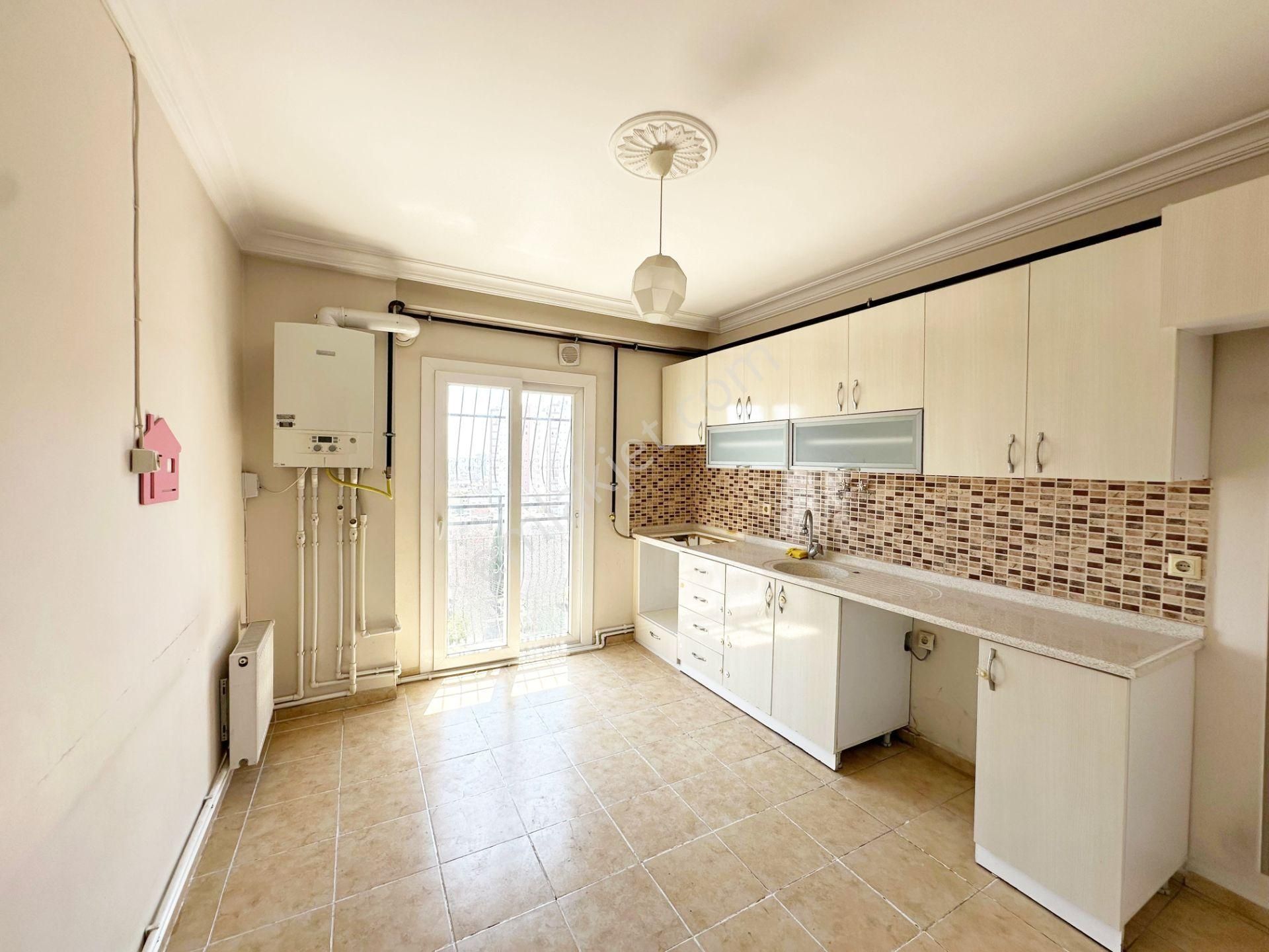 Adana Seyhan Mavi Bulvarda İnan Dondurmaya Yakın İskanlı Kapalı Mutfak 3+1 Çift Banyolu Güney Doğu