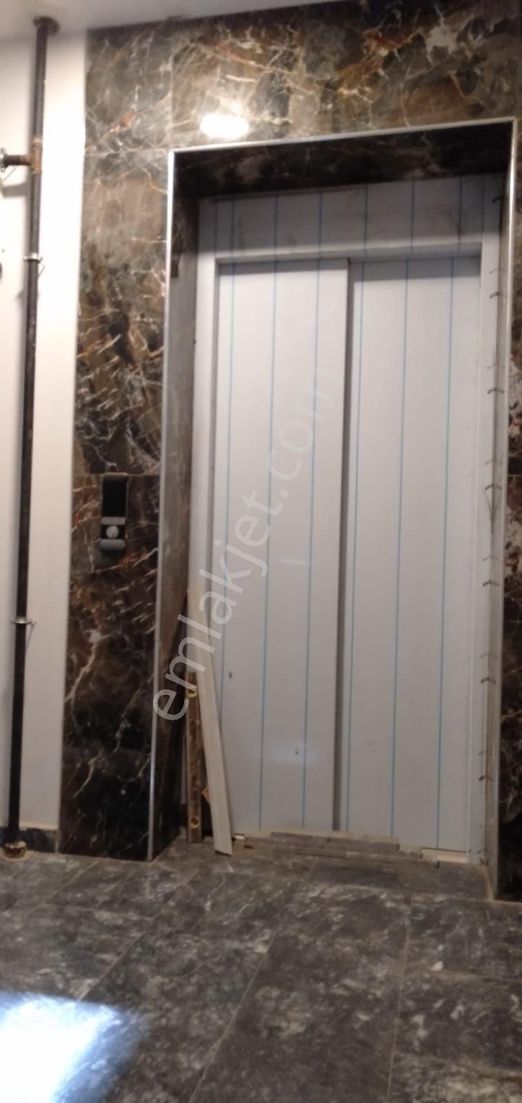 Park Mahallesi'nde, Butik Binada 3+1 Satılık Daire - Görsel 2