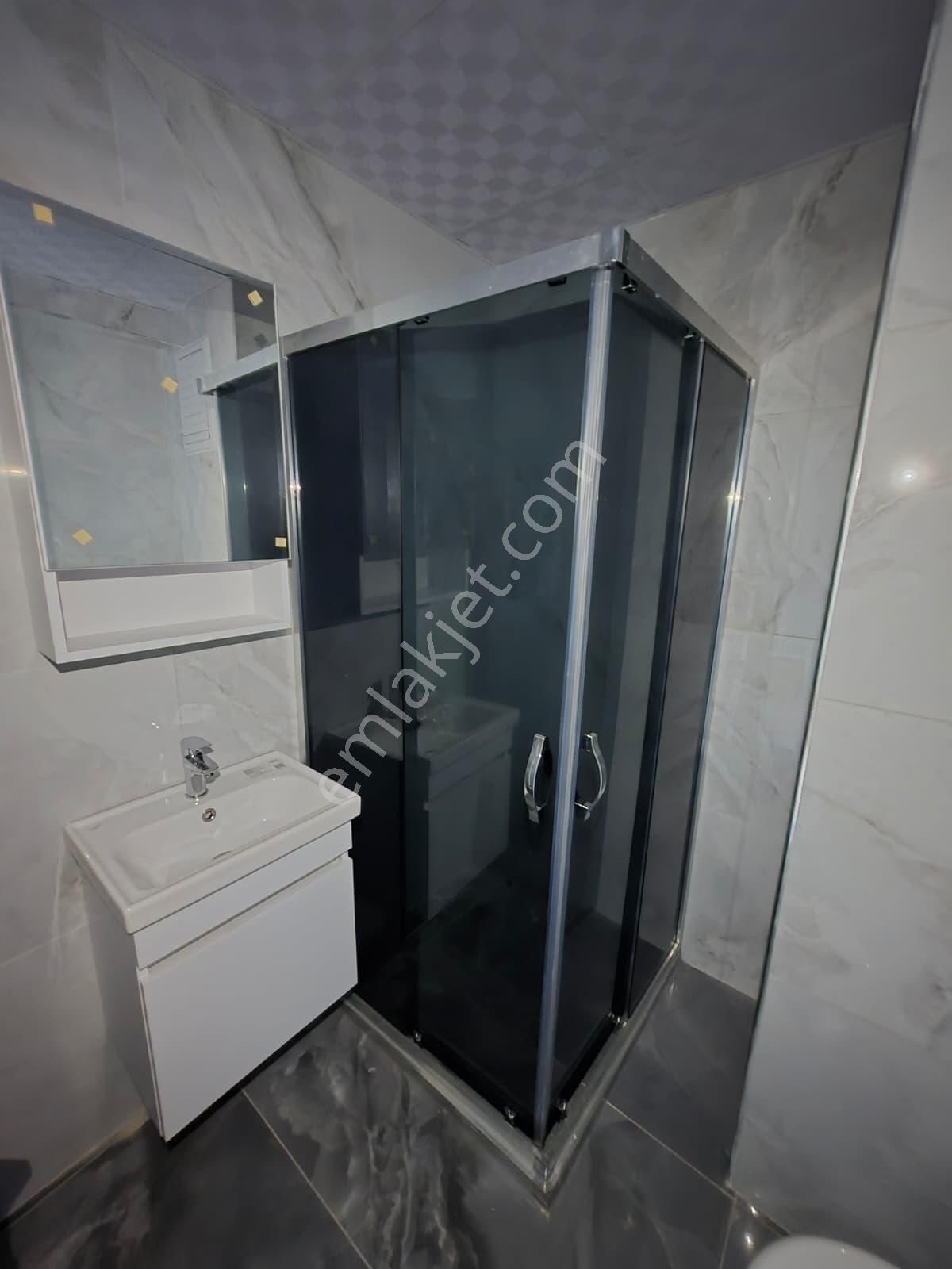 Delux'den Cumhuriyet Mah.'de Emniyete Komşu Sıfır 1+1 Daire - Görsel 14