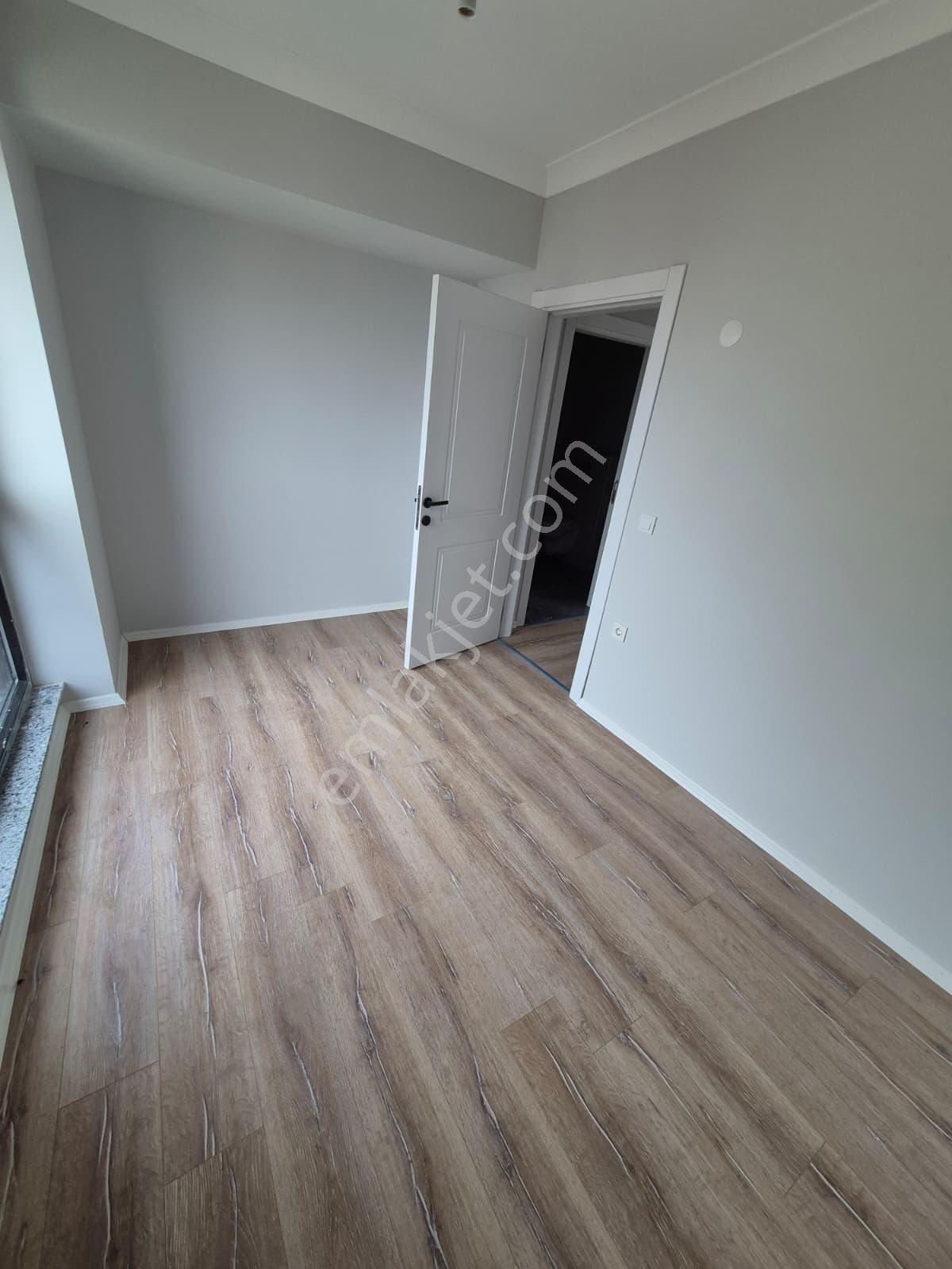 Delux'den Cumhuriyet Mah.'de Emniyete Komşu Sıfır 1+1 Daire - Görsel 11