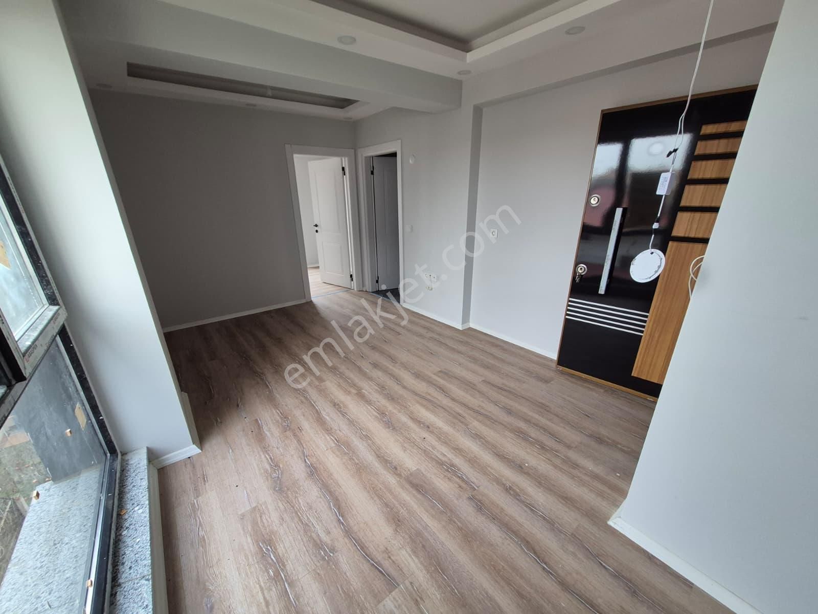 Delux'den Cumhuriyet Mah.'de Emniyete Komşu Sıfır 1+1 Daire - Görsel 3