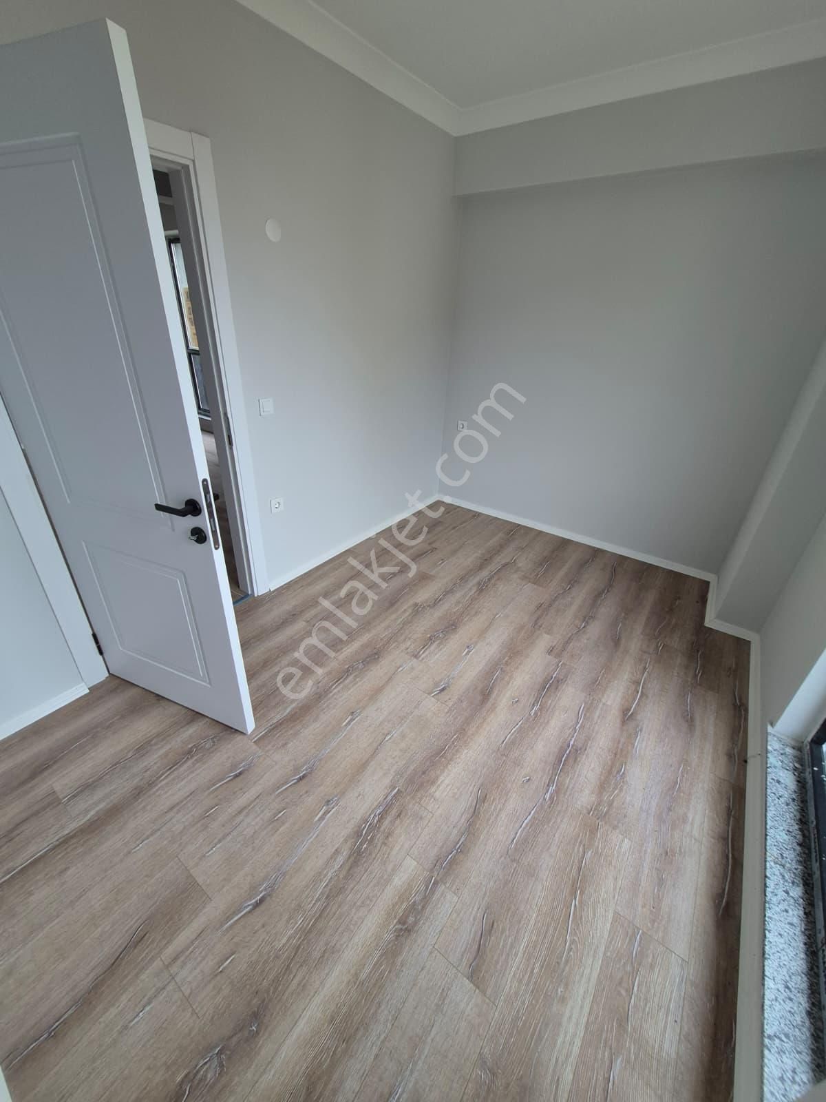 Delux'den Cumhuriyet Mah.'de Emniyete Komşu Sıfır 1+1 Daire - Görsel 12