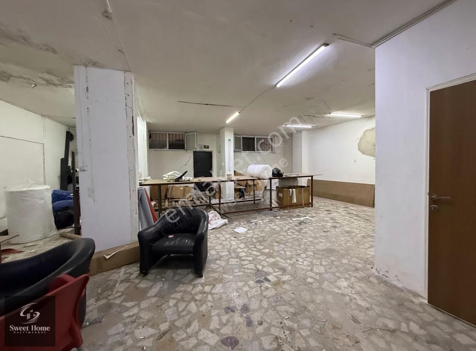 Yenibosna Dereyolu'nda 115m² Düz Giriş Kiralık Dükkan - Görsel 34