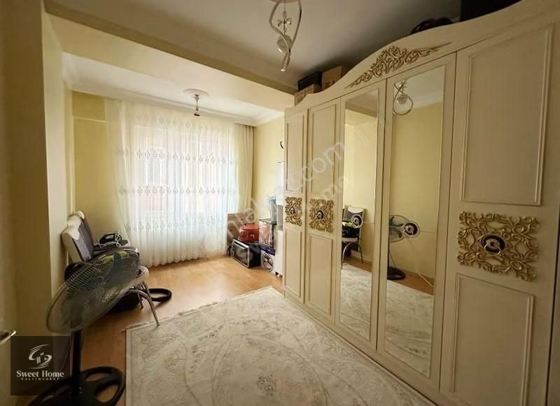 Yenibosna Merkez'de Balkonlu Asansörlü 70m2 Satılık 2+1 Daire - Görsel 5