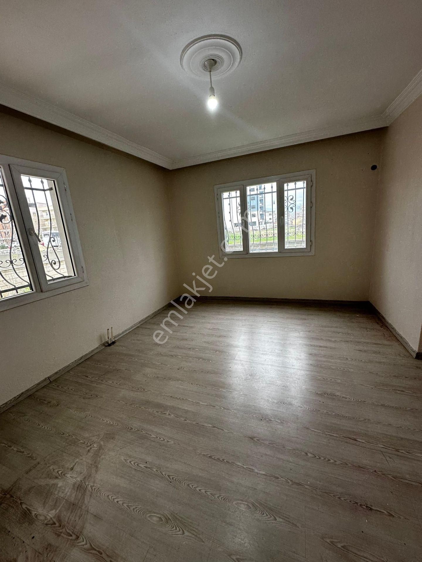 Turgutlu Satılık Mustafa Kemal Mah Bahçeli Yüksek Girişli 150m2 3+1 Oda Temiz Bakımlı Daire - Görsel 19