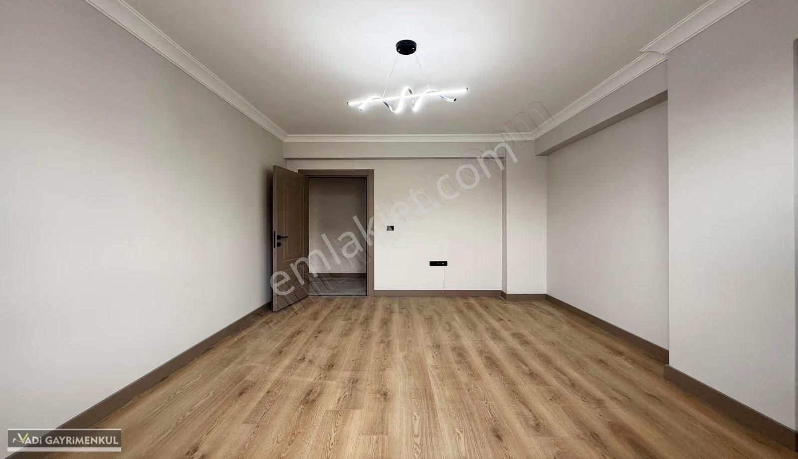 Vadi'den Karakaya'da Kat Konumunda Cadde Yakını Sıfır 3+1 Daire! - Görsel 18