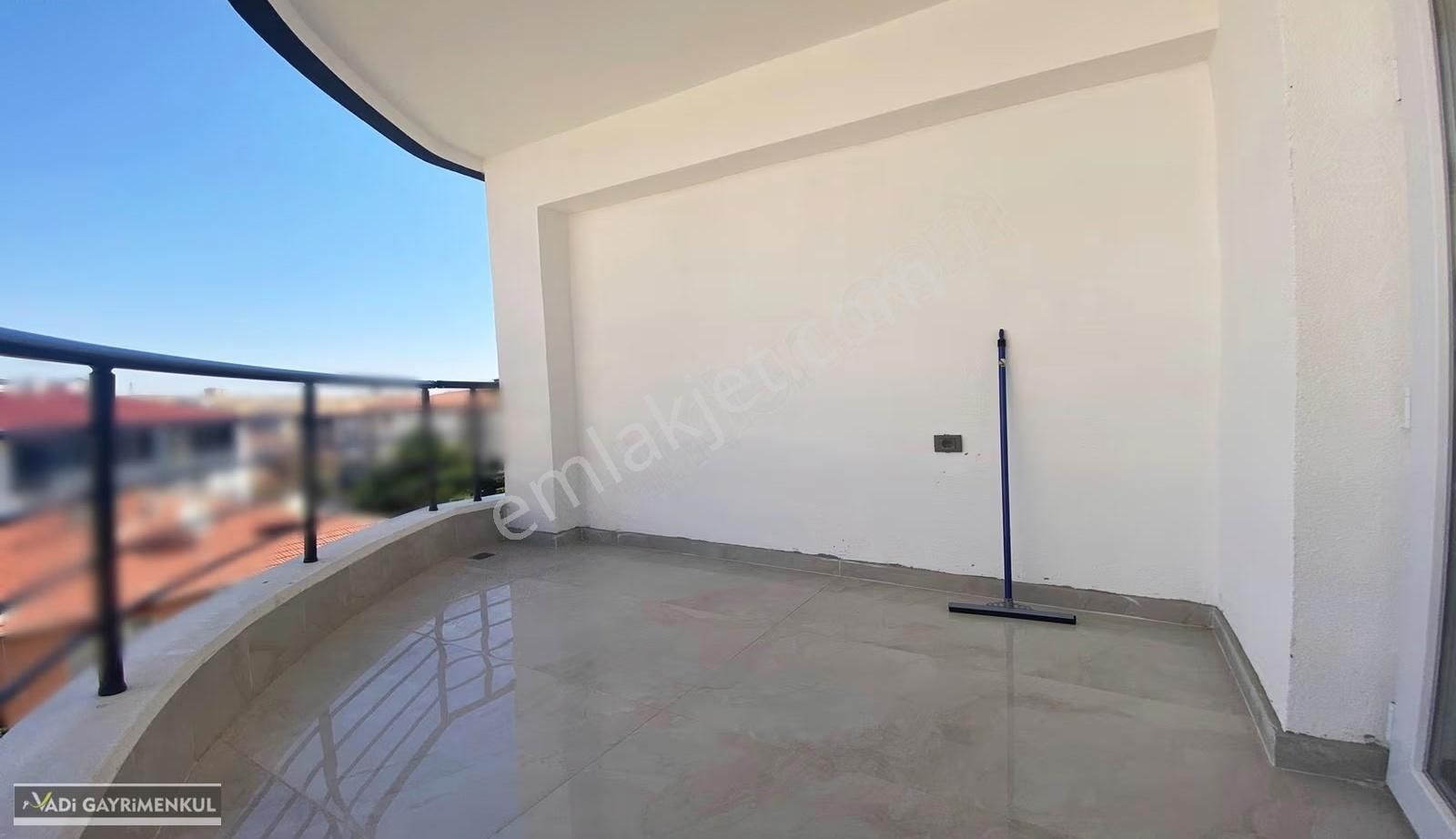 Vadi'den Hisarda - Katta- Sıfır -full Yapılı - Masrafsız - 3+1 ! - Görsel 12