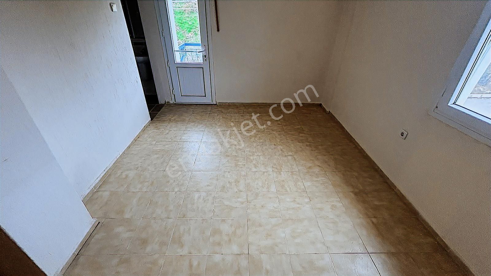 Foça'da Deniz Manzaralı 3.kat Kiralık Daire - Görsel 3
