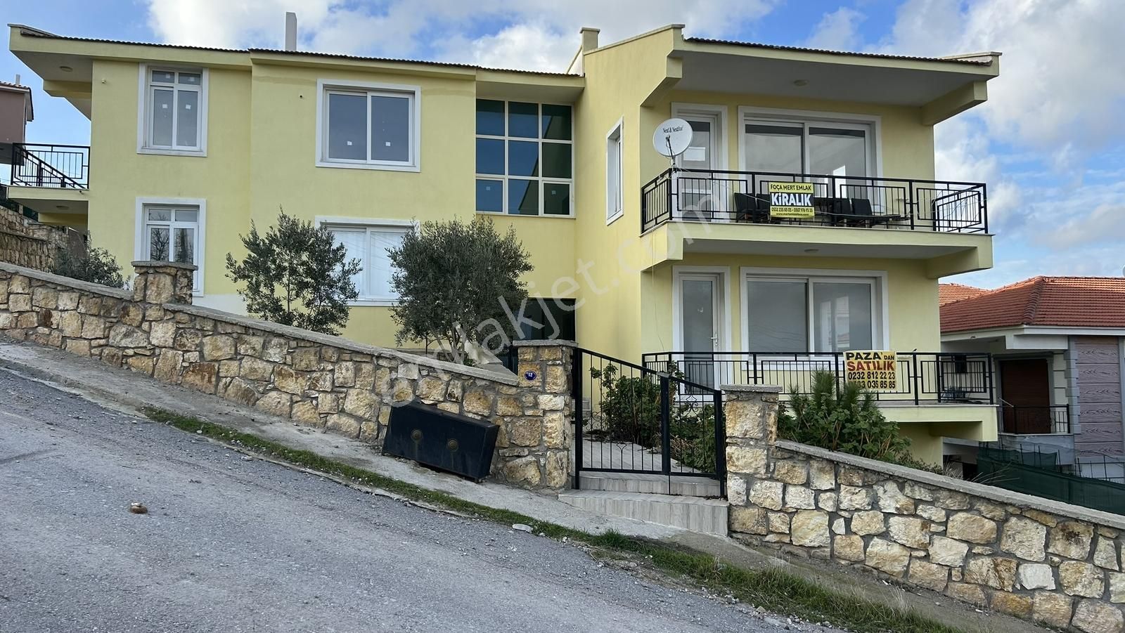 Kiralık Geniş Önü Açık Zeminkat Daire