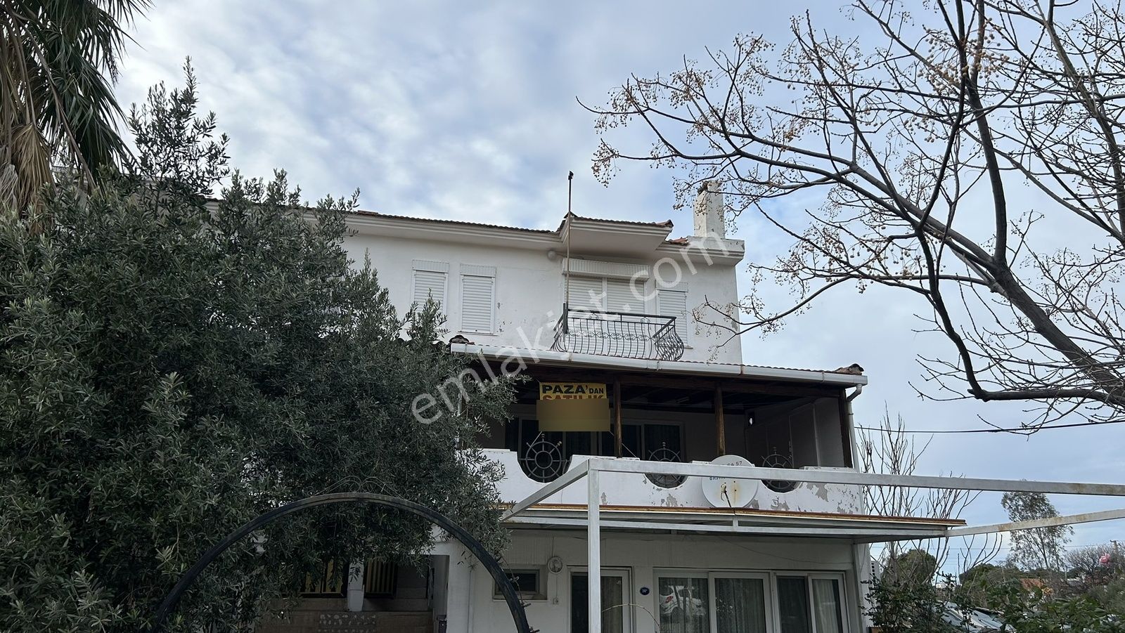 Foça Merkezde Denize Ve Çarşıya Yakın 3+1 Müstakil Ev