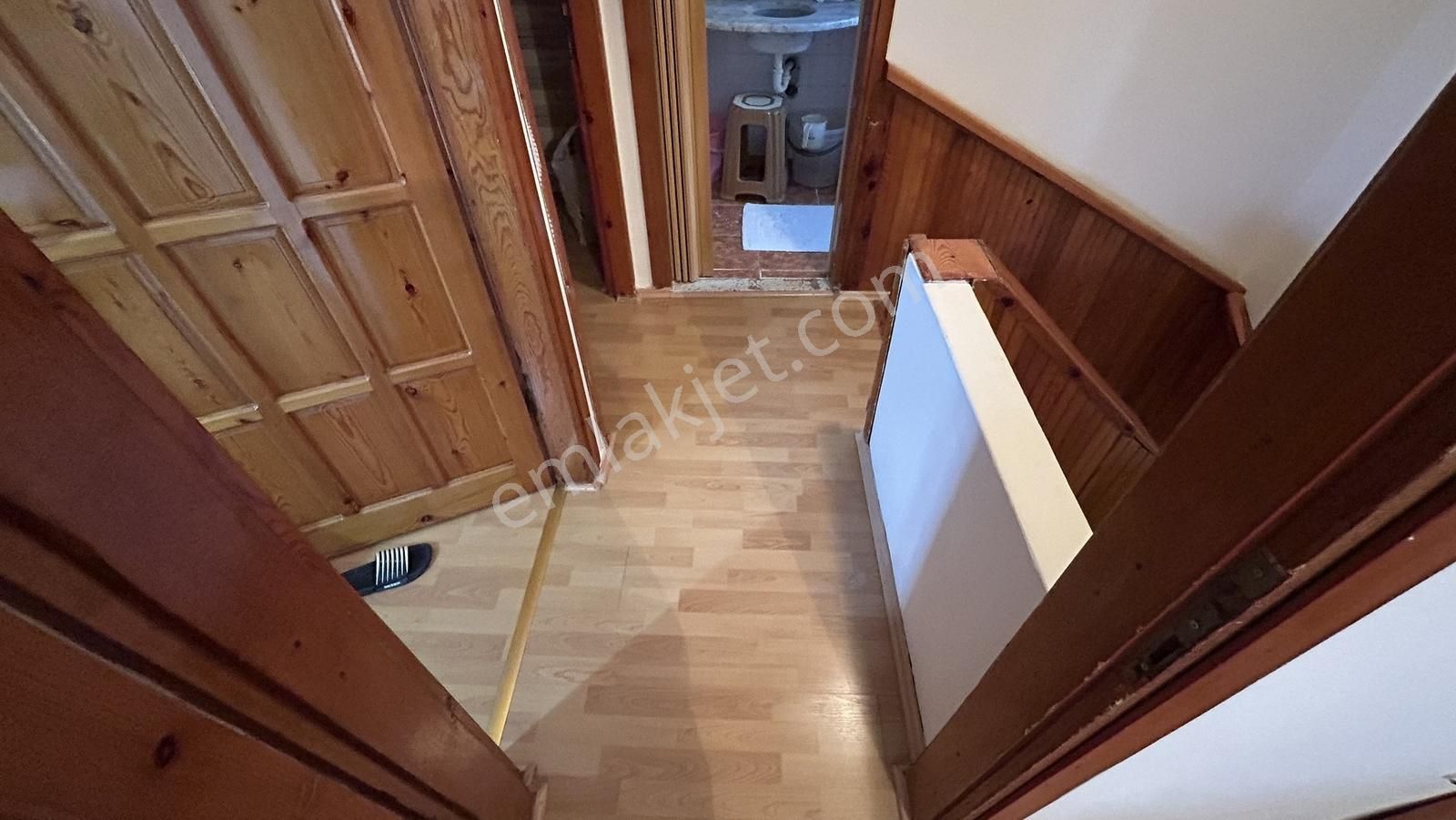 Foça Merkezde Denize Ve Çarşıya Yakın 3+1 Müstakil Ev - Görsel 3