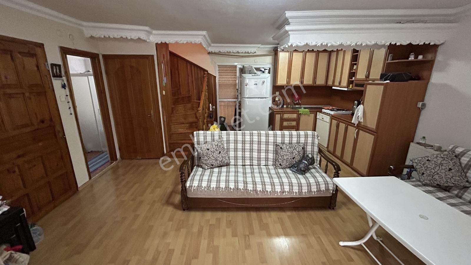 Foça Merkezde Denize Ve Çarşıya Yakın 3+1 Müstakil Ev - Görsel 15