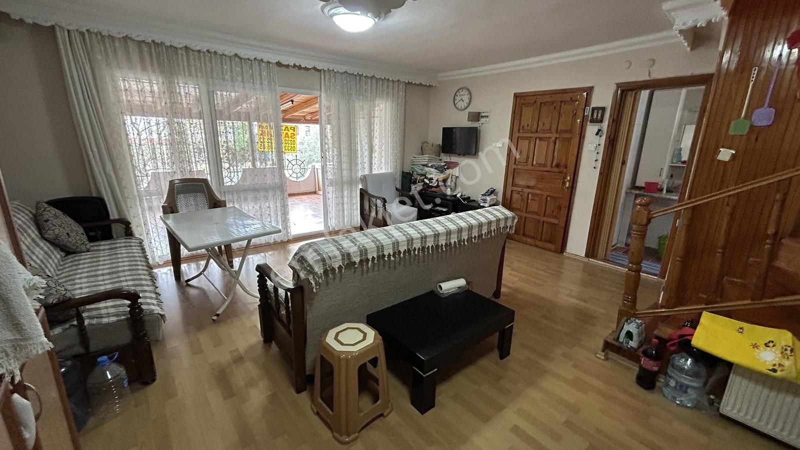 Foça Merkezde Denize Ve Çarşıya Yakın 3+1 Müstakil Ev - Görsel 19