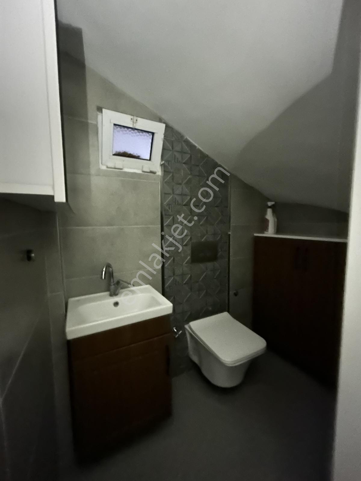 Foça Merkezde Kiralık Müstakil Ev - Görsel 17
