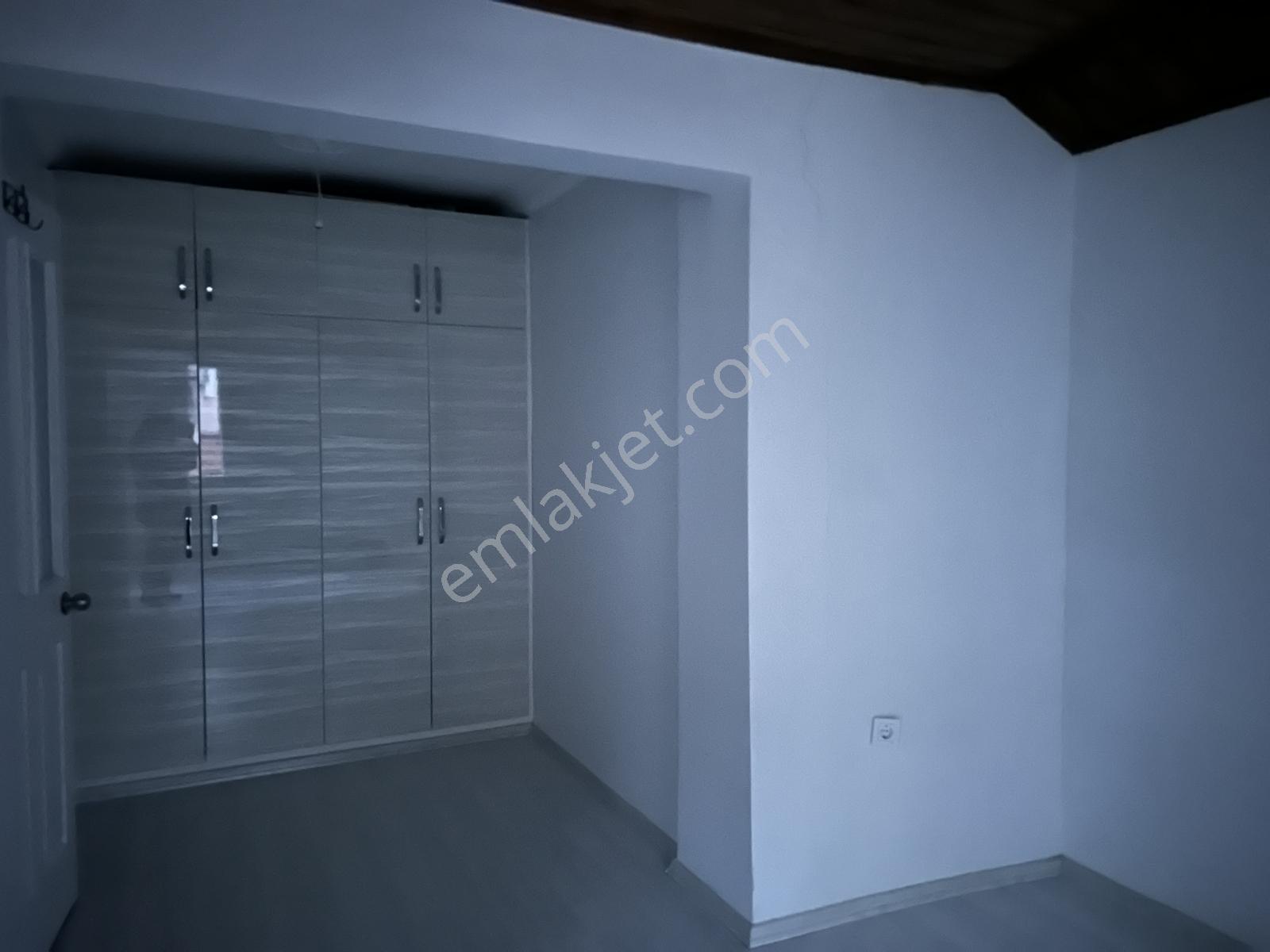 Foça Merkezde Kiralık Müstakil Ev - Görsel 8