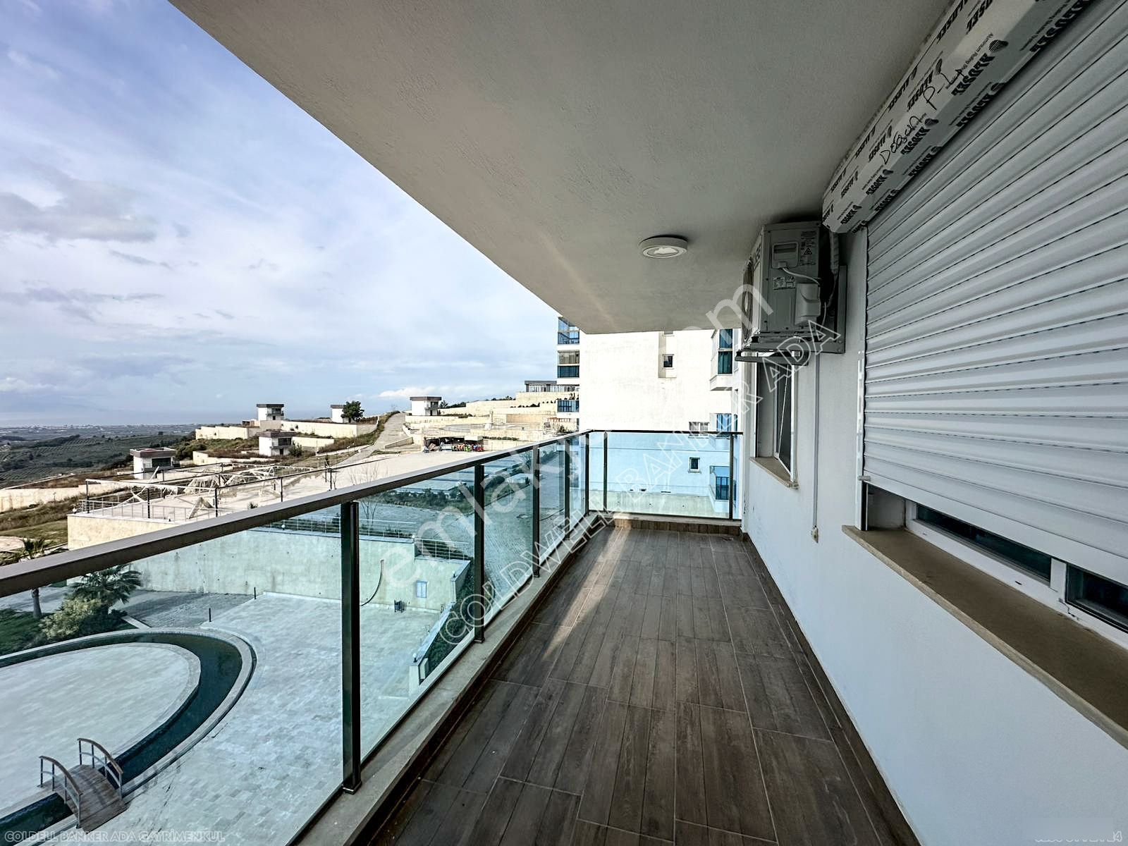 Ağaçlı'da Deniz Ve Havuz Manzaralı, Site İçinde 2+1 Daire - Görsel 4