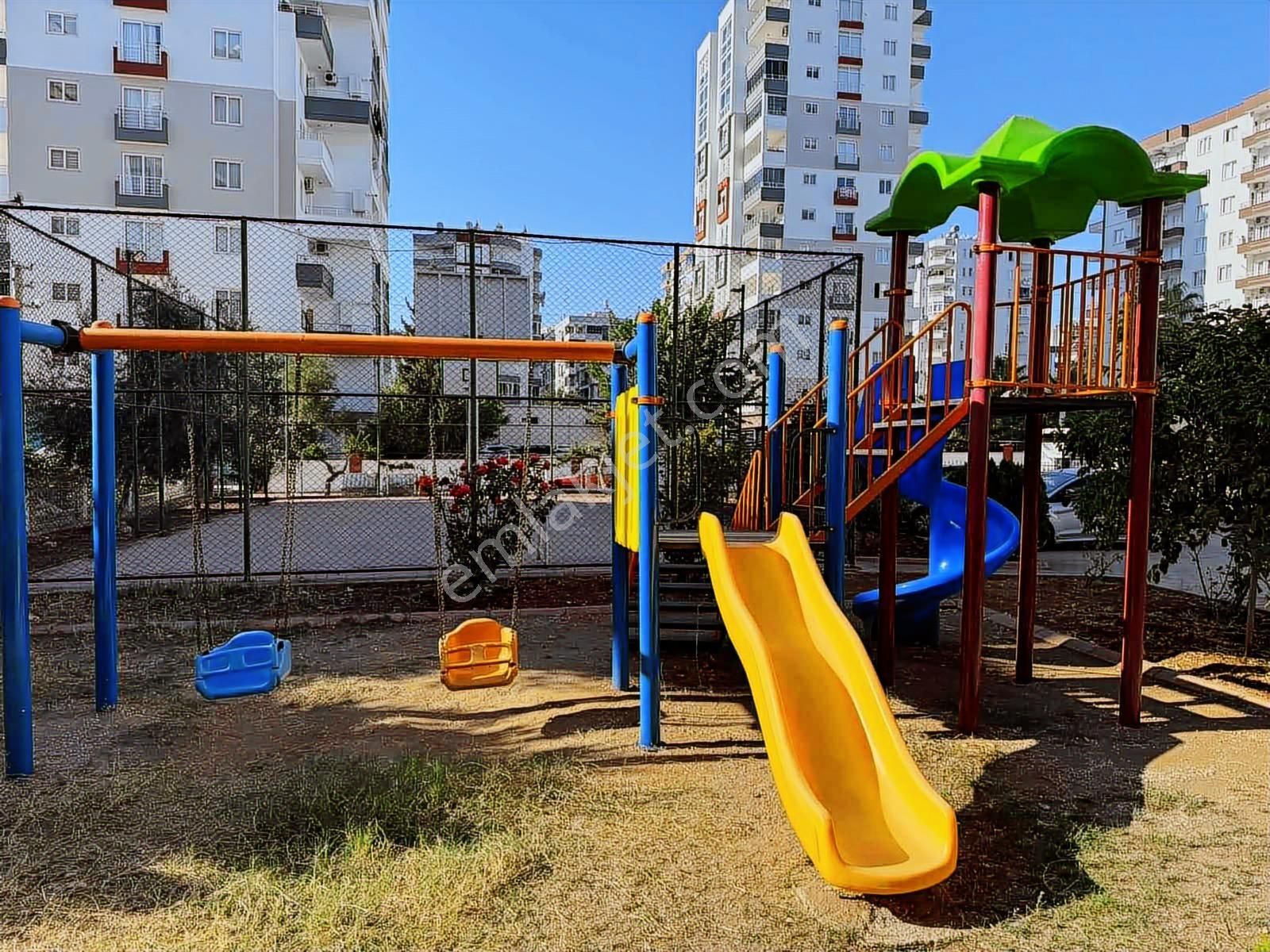 Mezitlinin En Güzel Yerinde 4+1 220m Satılık - Görsel 4