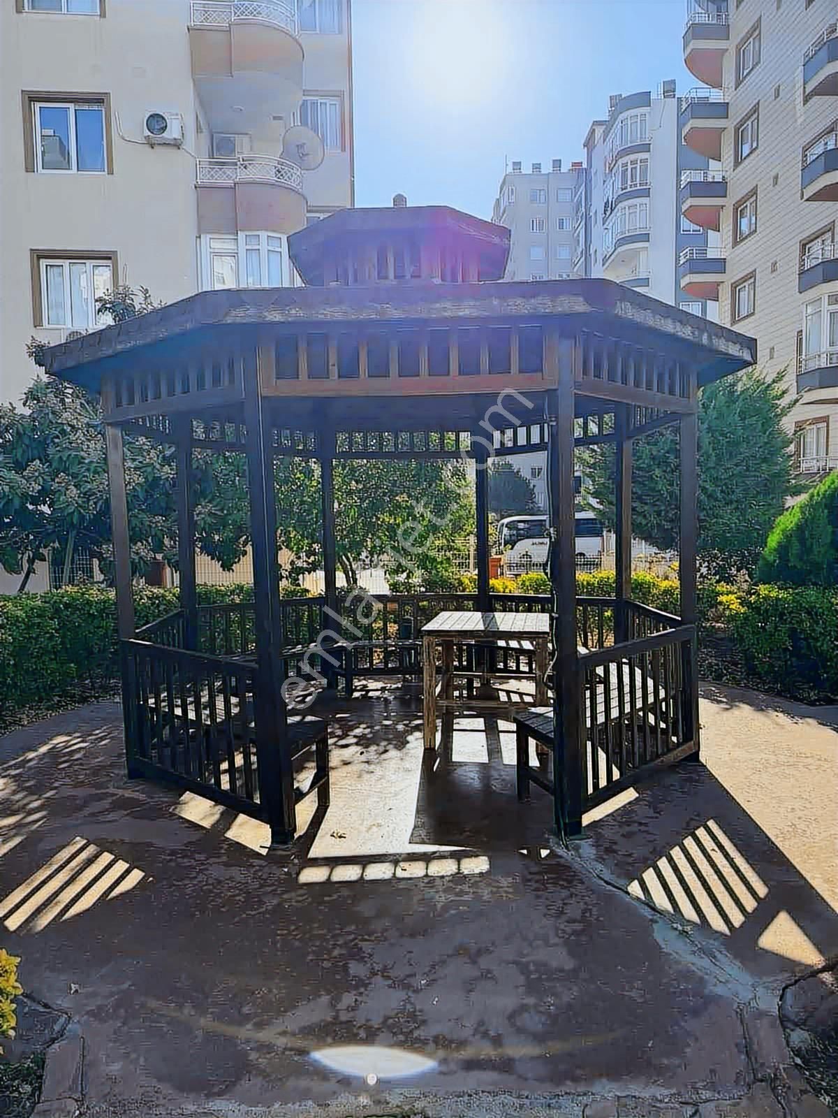 Mezitlinin En Güzel Yerinde 4+1 220m Satılık - Görsel 3