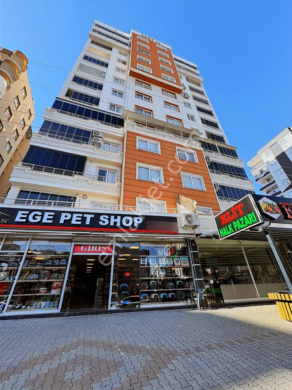 Mezitlinin En Güzel Yerinde 4+1 220m Satılık