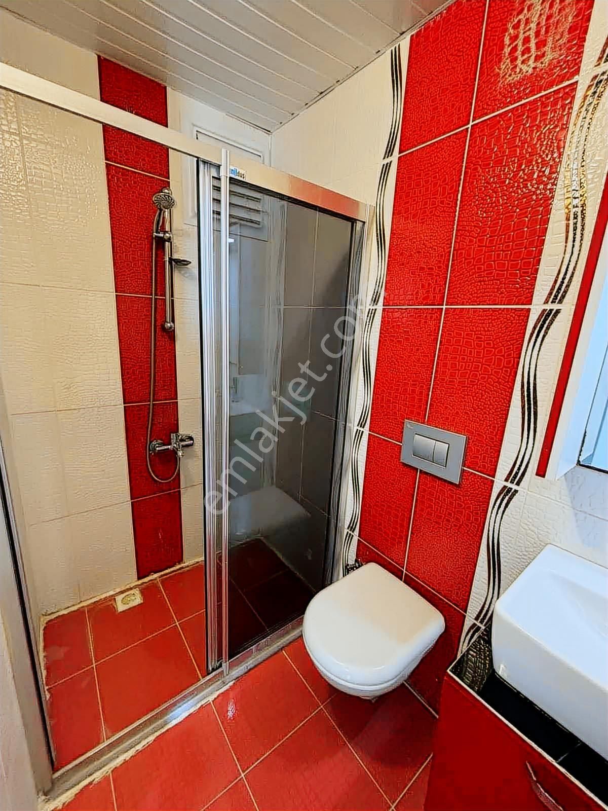 Mezitlinin En Güzel Yerinde 4+1 220m Satılık - Görsel 5