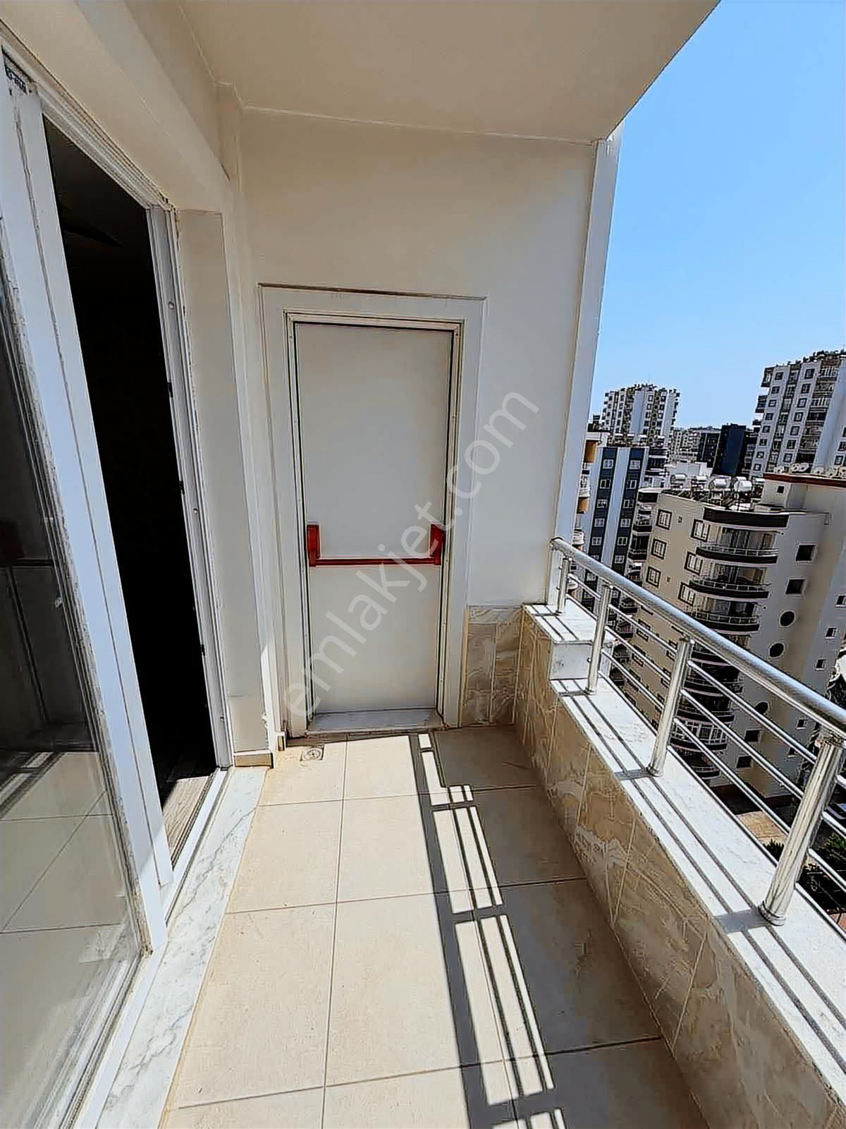 Mezitlinin En Güzel Yerinde 4+1 220m Satılık - Görsel 19