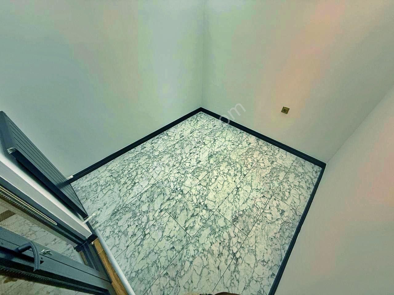 Uytundan Yenimahalle'de Denize 50 Metre Ultra Lüks 5+1 Villa - Görsel 24