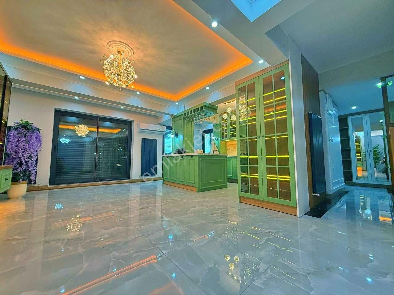 Uytundan Yenimahalle'de Denize 50 Metre Ultra Lüks 5+1 Villa - Görsel 26